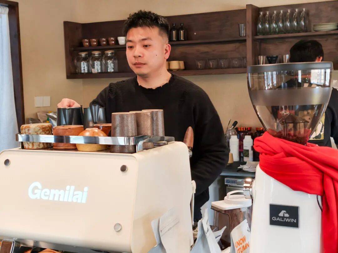 野90后返乡青年的咖啡创业记开元棋牌网站让咖啡香漫进田(图8)